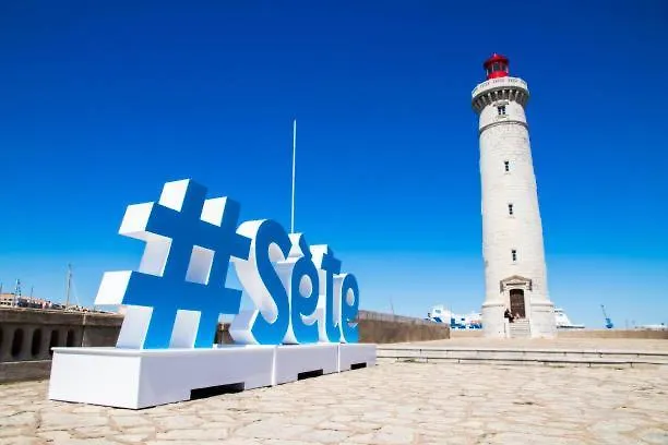 La Terrasse - Proche Gare Et Centre - *